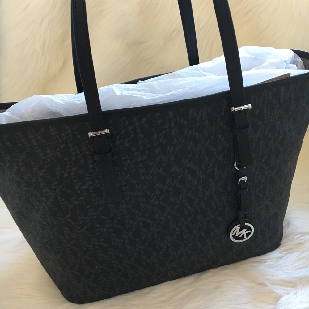 New! Michael Kors tote - Picture 4 of 8